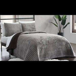 UGG Full/ Queen size duvet set